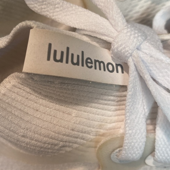 LULULEMON CHARGEFEEL Mid Women's Workout Shoe SZ 9.5 EU 42 White GUC - Picture 3 of 13